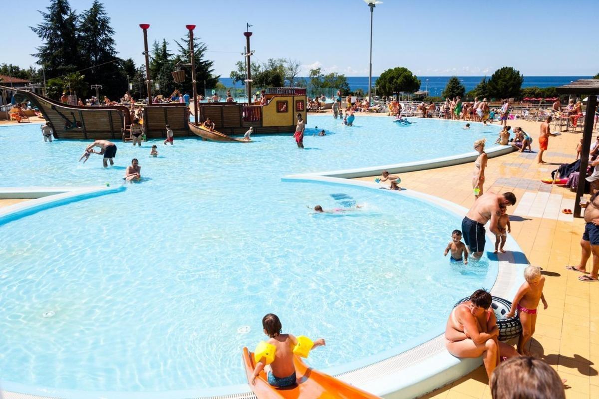 Adriamar Mobile Homes In Camping Park Umag Buitenkant foto