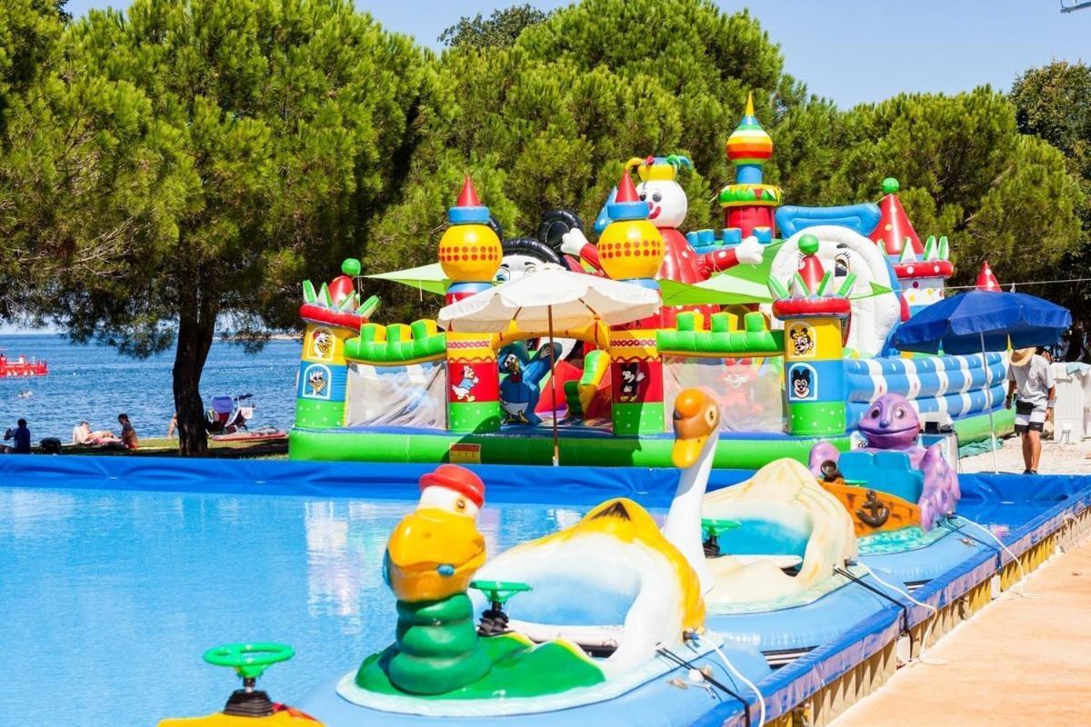 Adriamar Mobile Homes In Camping Park Umag Buitenkant foto