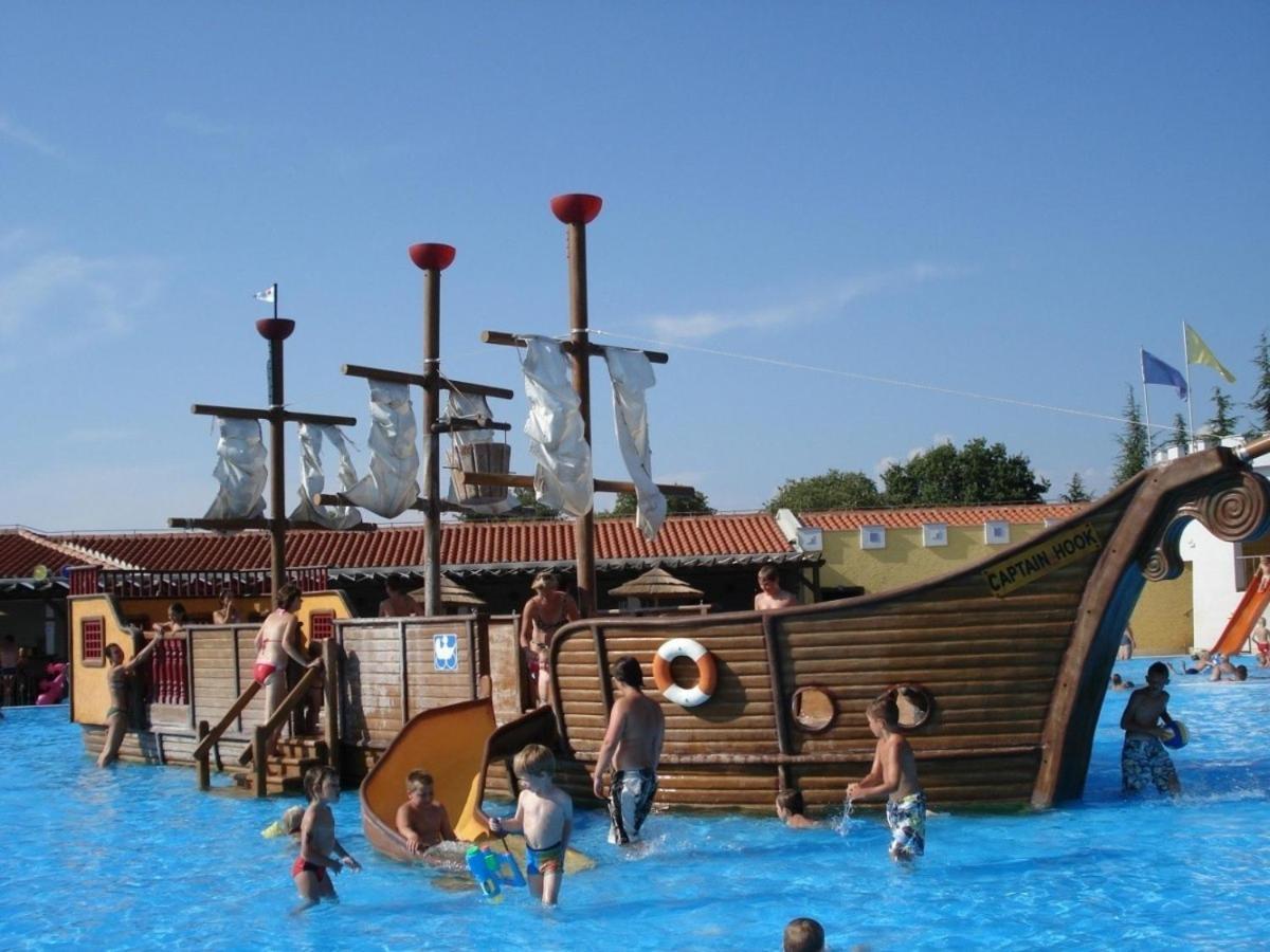 Adriamar Mobile Homes In Camping Park Umag Buitenkant foto