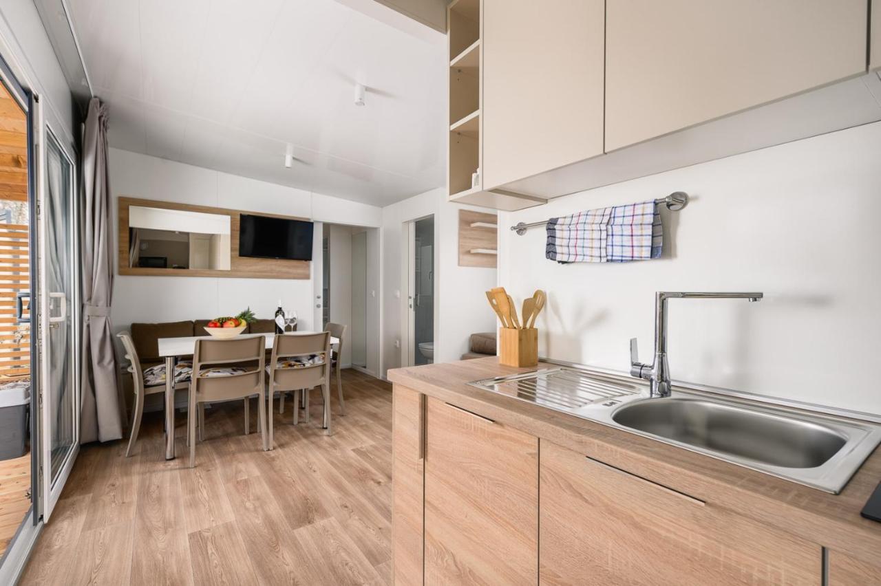 Adriamar Mobile Homes In Camping Park Umag Buitenkant foto